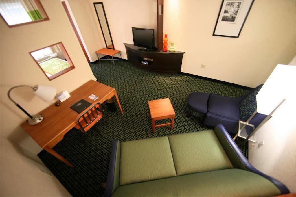 Fairfield Inn & Suites Kansas City Airport Exterior foto